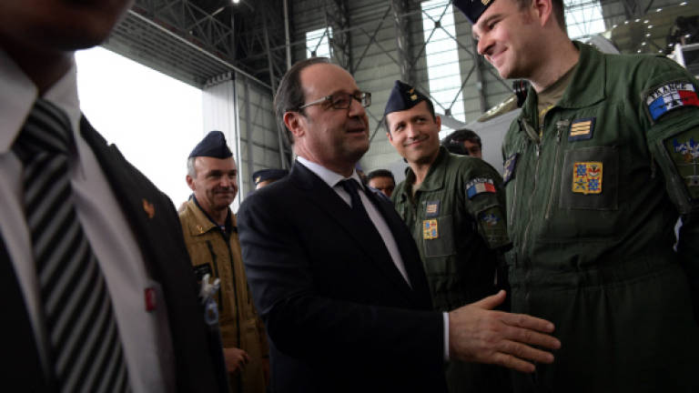 French president Hollande visits RMAF's 22nd squadron