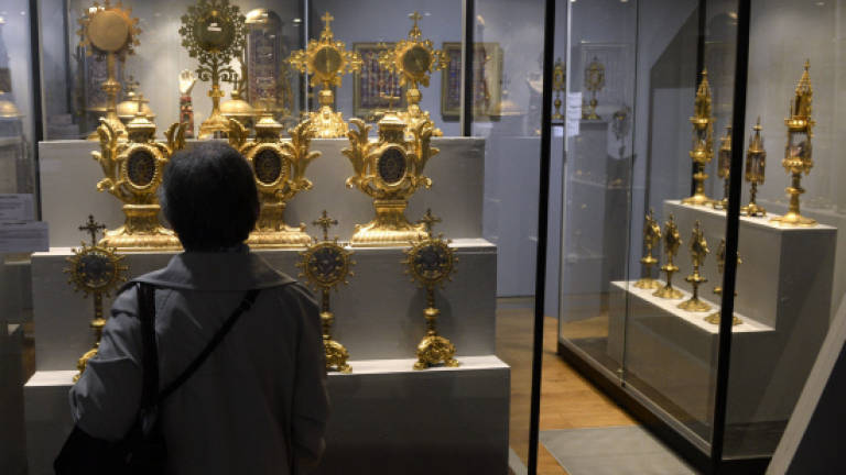 19th century jewel-encrusted crown stolen from French museum