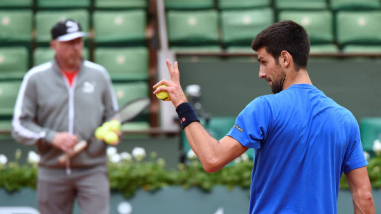 Djokovic, Murray set for blockbuster as French Open clock ticks