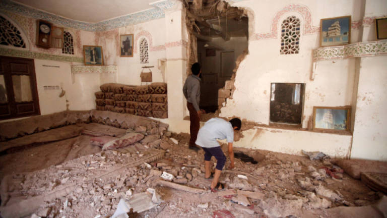 Yemen air strike kills 9 family members