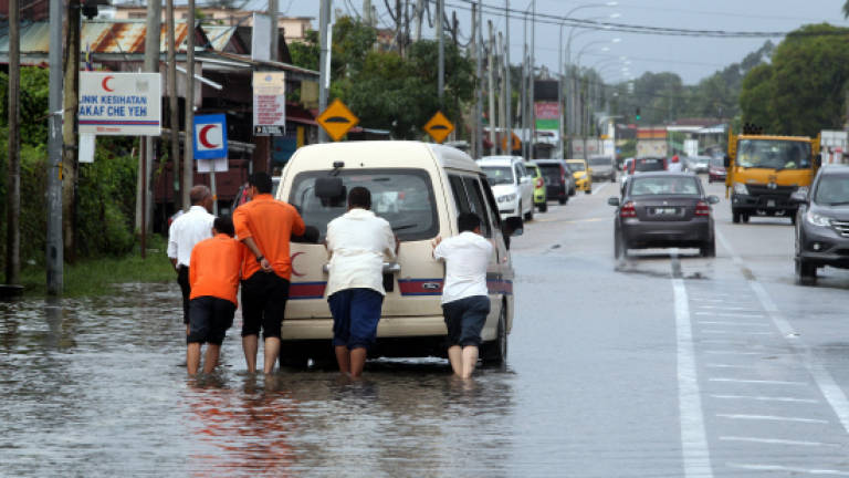 Number of flood victims in Kelantan declined to 11,654