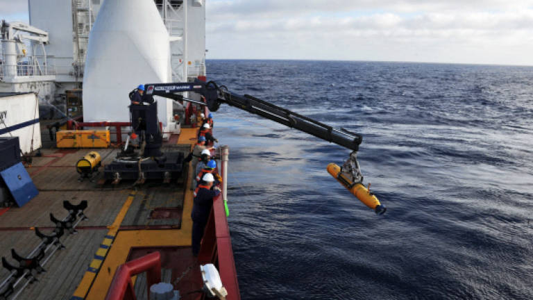 Mini-sub completes first full mission in hunt for MH370