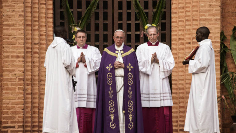 Central African Republic leader asks pope's 'forgiveness' for sectarian violence