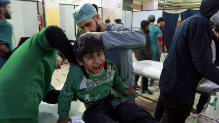 UN backs Syria ceasefire as death toll in rebel enclave tops 500