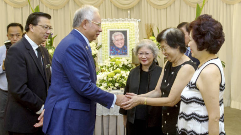 Najib pays last respects to widow of former MCA President