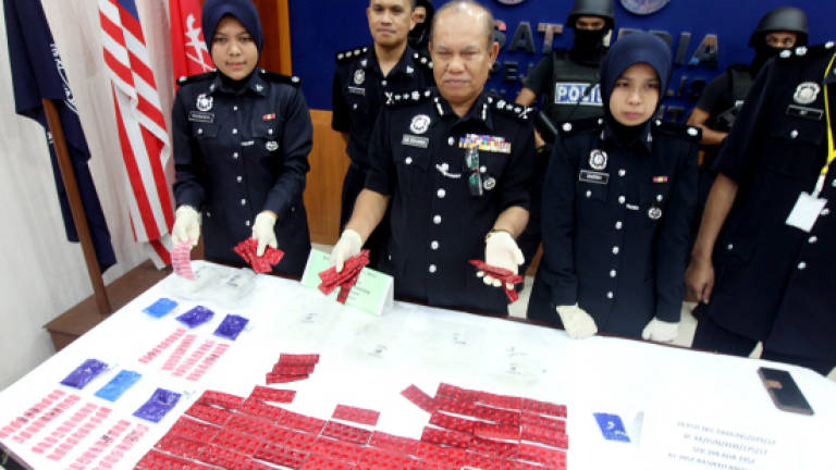Kelantan police cripple two drug smuggling syndicates