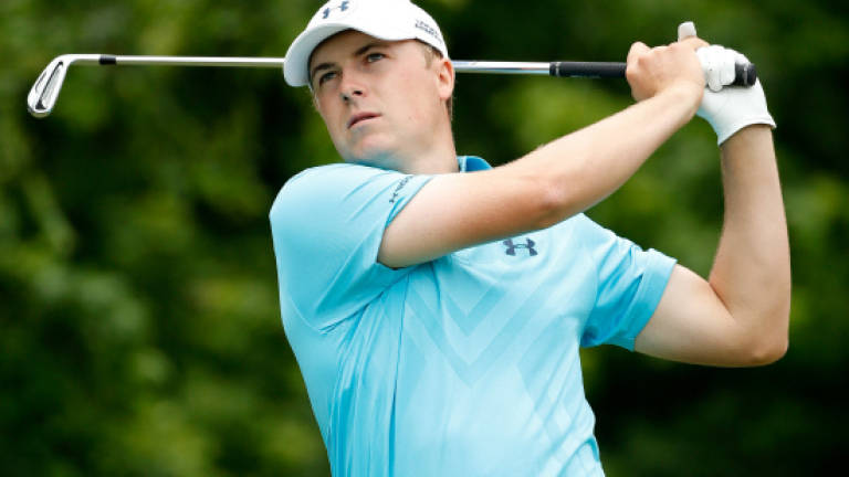 Late birdie lifts Spieth to share of Colonial lead