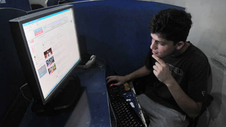 Pakistan approves controversial cybercrime law
