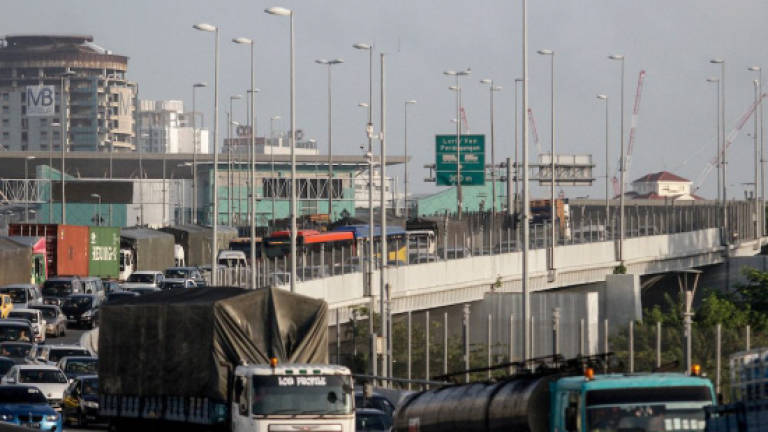Singapore installs hi-tech security at Causeway