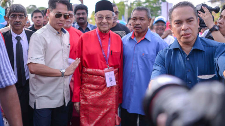 Mahathir in three-way fight for Langkawi