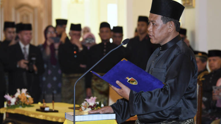 Aminuddin sworn in as 8th MB of Negri Sembilan