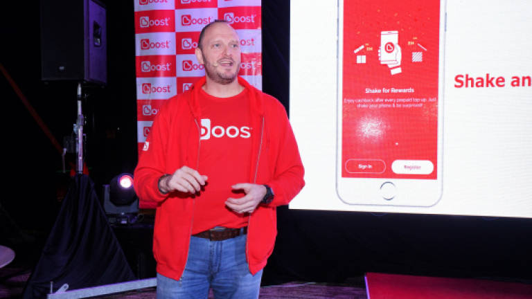 Boost musters users with red launch