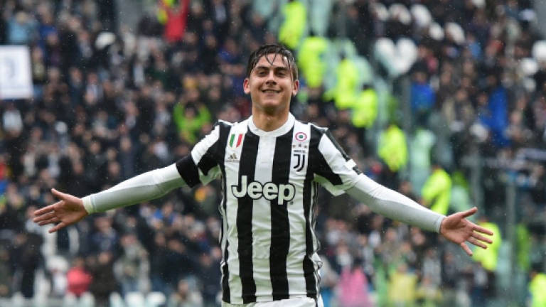 Dybala returns Juve to Serie A summit as Napoli held at Inter