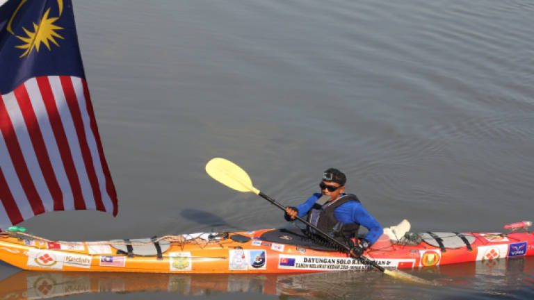 Nadzeri starts 1,000km solo kayak journey from Tampoi to Kodiang