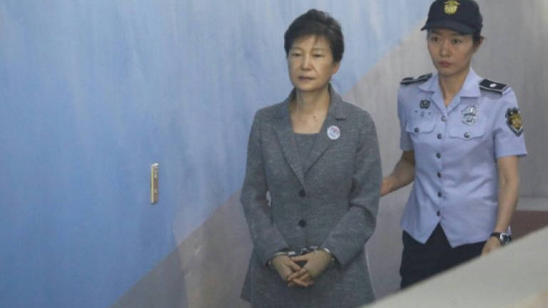 Court appoints state attorneys for S. Korea's Park