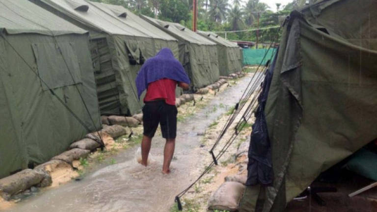 Papua New Guinea to shut Australia asylum-seeker camp, says PM