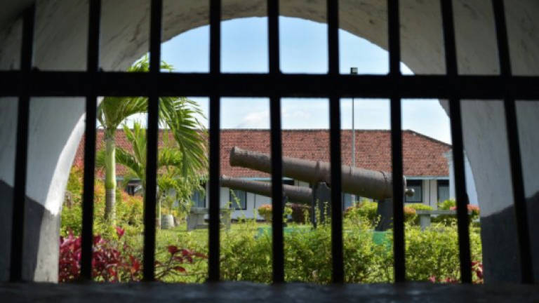 Death-row Indonesian kingpin ran drug ring from prison: Police