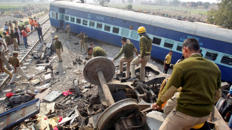 At least 120 killed as Indian train derails
