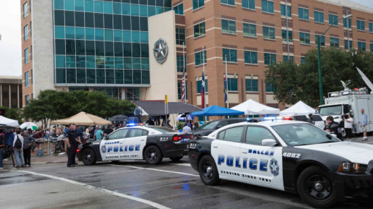 Dallas police headquarters on security alert after threat