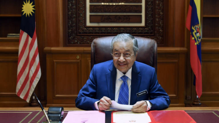 Dr Mahathir chairs first Cabinet meeting