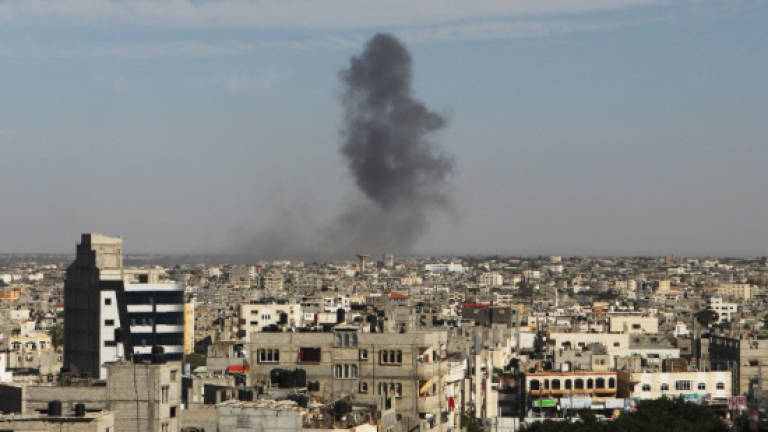 Israel strikes Gaza after missile across border