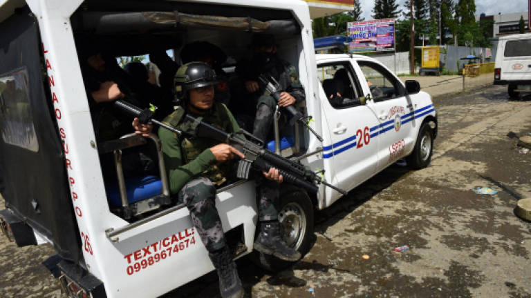 Militants kill 19 in south Philippines: Army