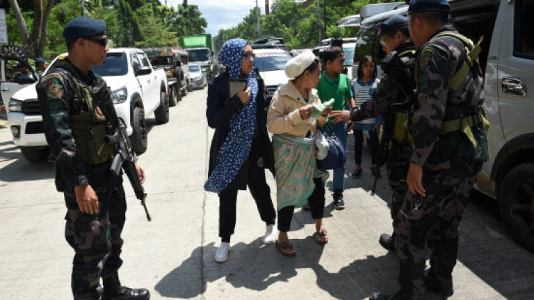 Islamist militants in Philippines beheaded local police chief: Duterte