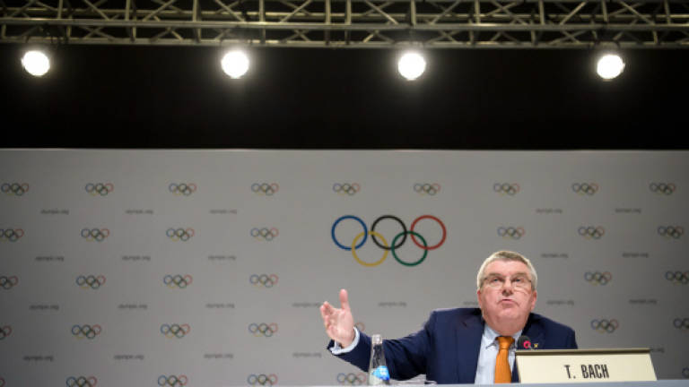 IOC readies to crown Paris, Los Angeles