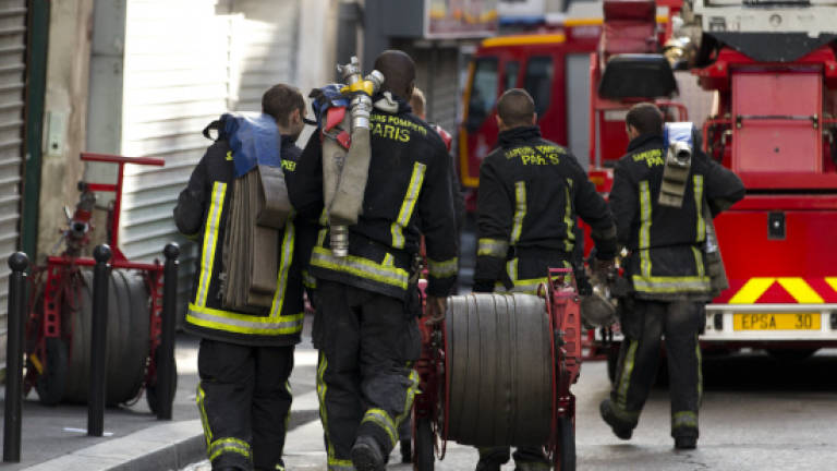 Eight dead in Paris apartment block fire (Updated)