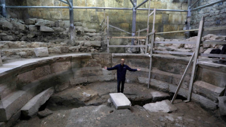 Israel uncovers Roman structure at foot of Jerusalem's Western Wall