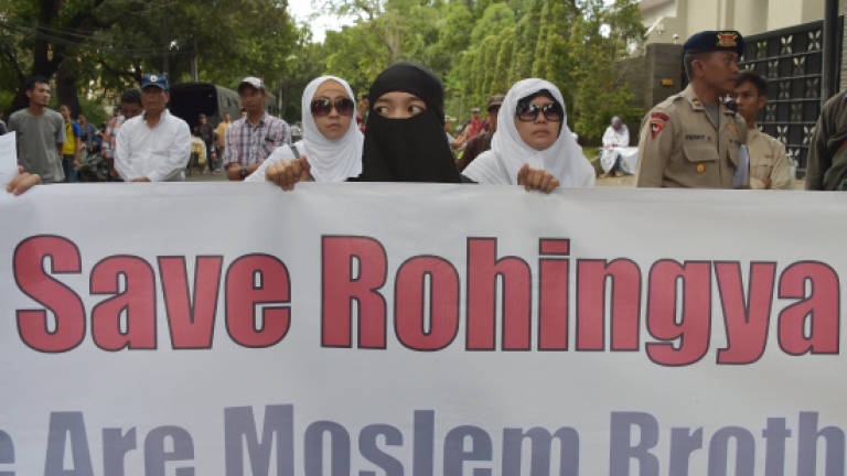 Bangladesh plans to move thousands of Rohingya to island
