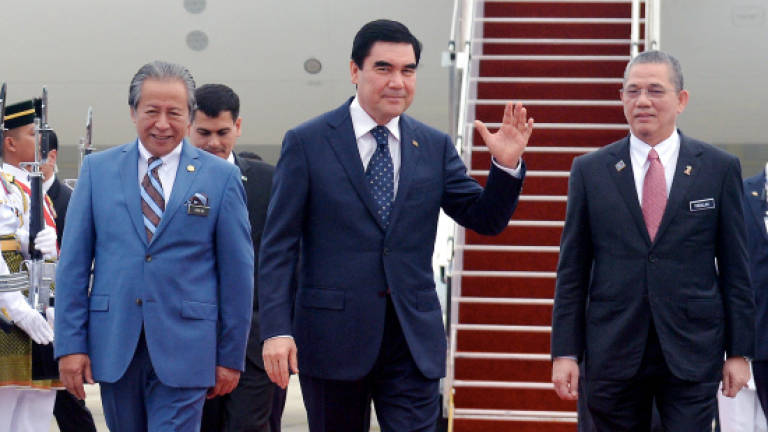 Visiting Turkmenistan president accorded official welcome