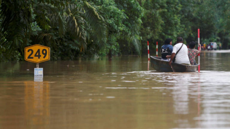 Floods in Pahang continue to recede, more evacuees return home