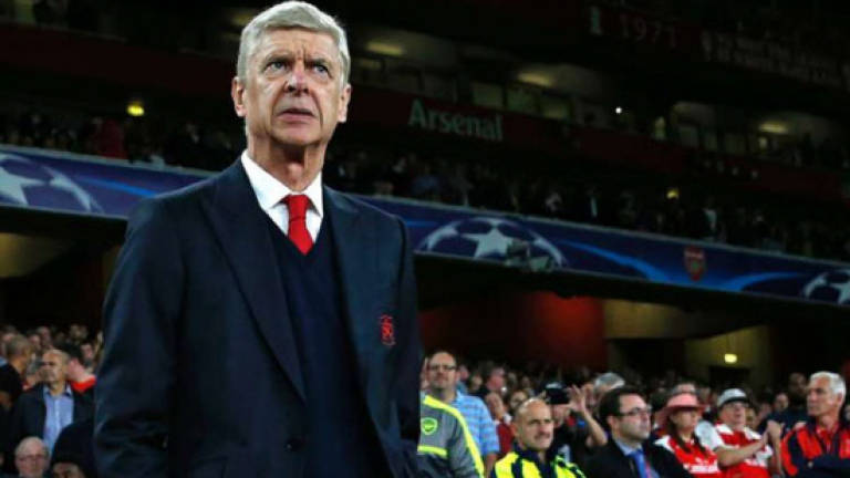 Wenger 'ideal' for England, but not now: Pires