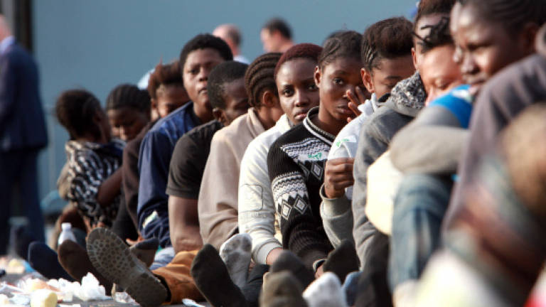 Mediterranean migrant crossings to Europe top 100,000 in 2015: UN