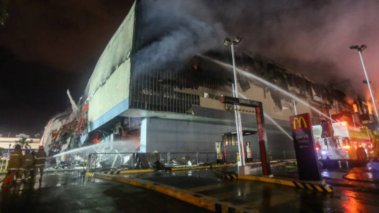 37 feared dead in Philippine mall blaze: Vice mayor
