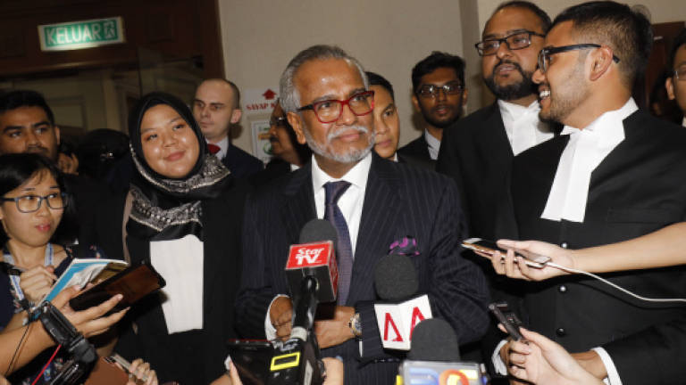 Najib's defence seeks to disqualify Thomas