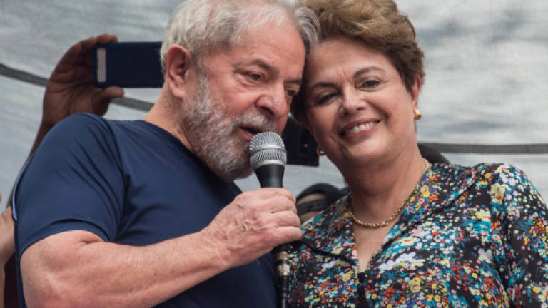 Brazil's Lula spends first day in prison, hoping to get out