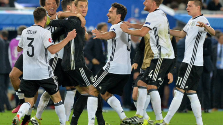 Germany win on penalties to reach Euro 2016 semi-finals
