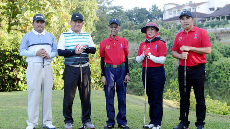 King, Queen take part in golf championships