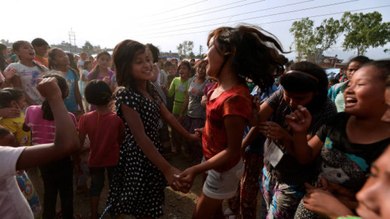 Quake-hit Nepal suspends adoptions
