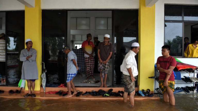 Jakim sees no issue in accommodating non-Muslim flood evacuees at mosques