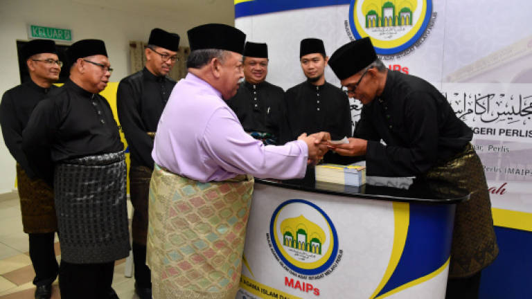 Perlis ruler wants programmes to draw more people to mosques Perlis ruler wants programmes to draw more people to mosques
