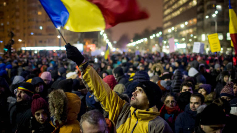 40,000 Romanians protest against amnesty bill