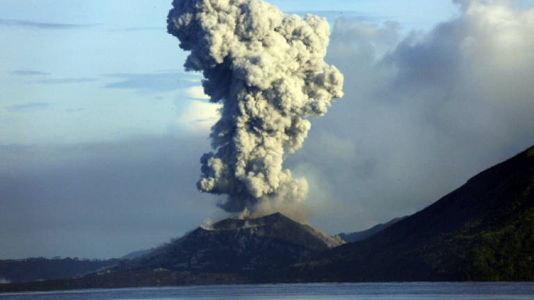 Dramatic Papua New Guinea volcano quietens