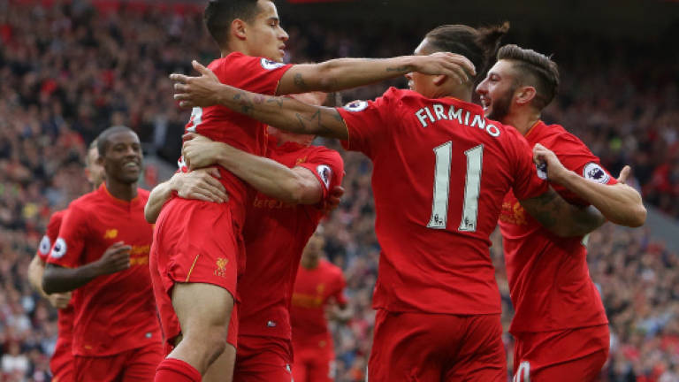 Coutinho shines as five-star Liverpool rout Hull