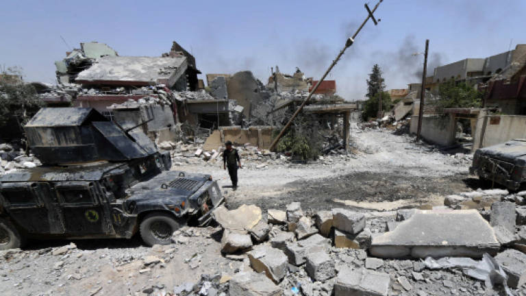 Iraq presses Mosul assault, UN warns of danger to civilians