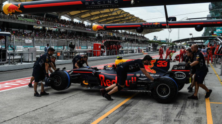 Hamilton warned Ferrari are 'serious threat' in Malaysia