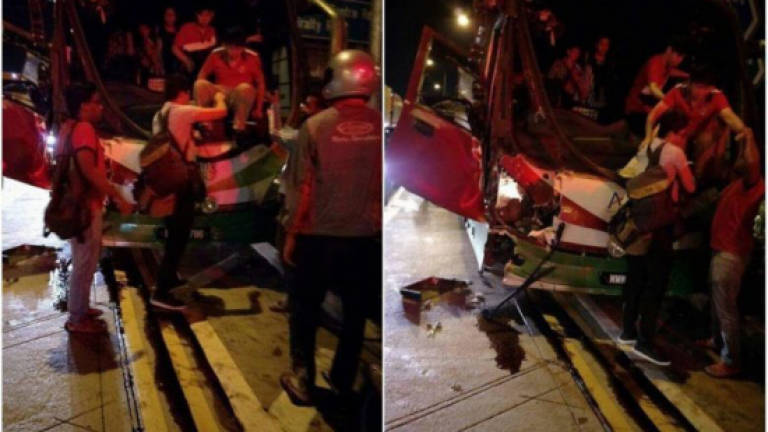 26 injured in collision of four Malaysian vehicles in Singapore
