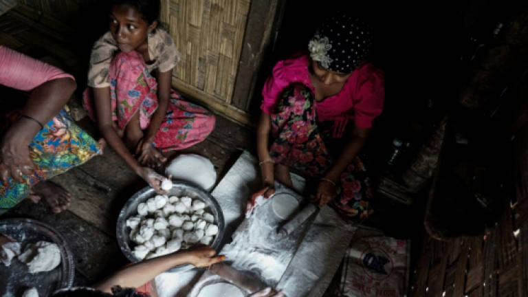 Food aid suspended as Myanmar state sinks deeper into violence